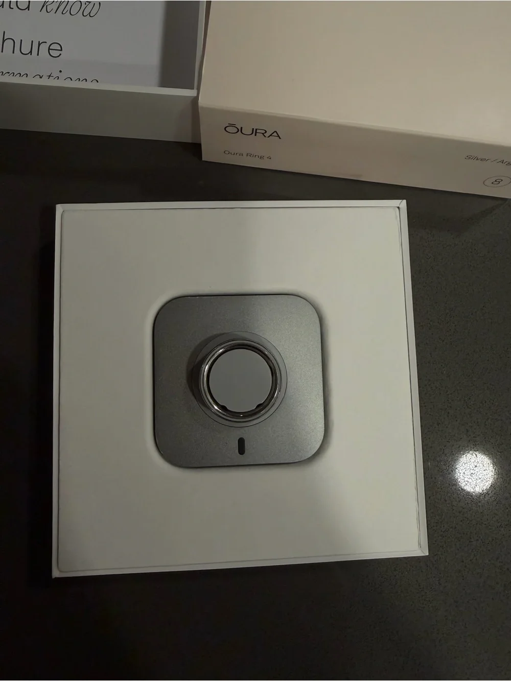 ŌURA Ring 4  - Silver Ring (Size 8)